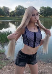 Nina,

                agency
                Sweet Heart image 551884