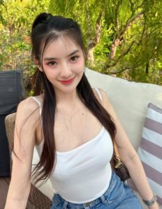 Indrii,

                independent image 551981