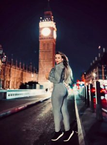 Larisa,

                independent image 552195