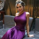 Isabely,
independent image 552436