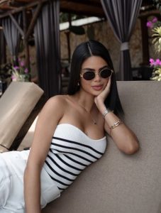 Louisa,

                agency
                Top Models image 552737