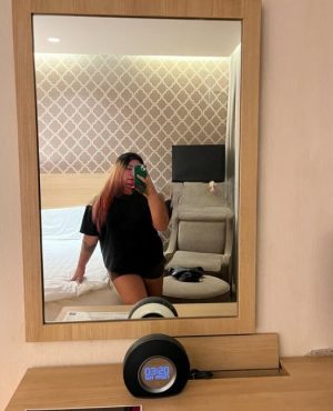 Favria,
                independent image 553074