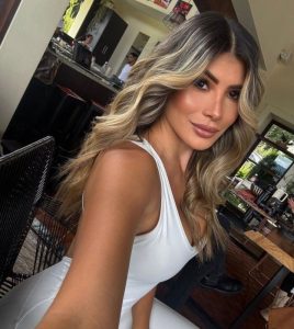 Kim,

                agency
                Elite Girls Escorts image 553435