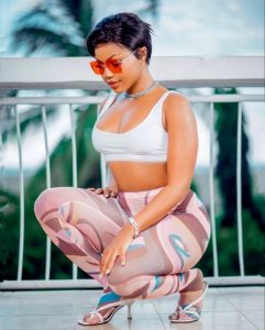 Tee,

                independent image 554134