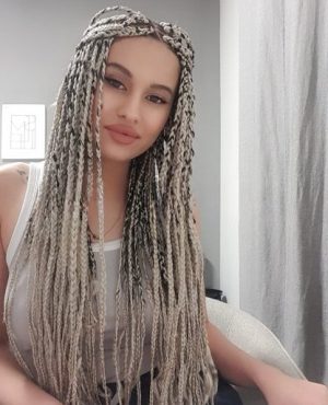 Erika,
                independent image 554754