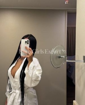 Karina Versei,
                independent image 555137