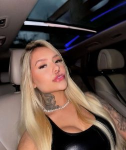 Josi,

                independent image 555612