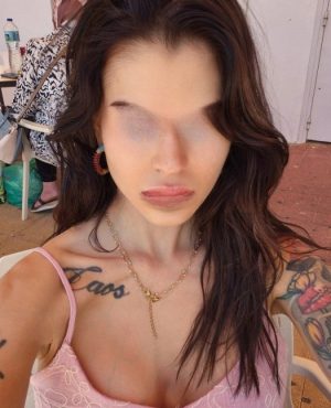 Sarah,
                independent image 556176