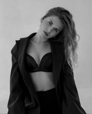 Olga,
                independent image 556296