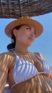 Dilyra,

                independent image 557012