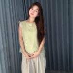Yiyi,
independent image 557042