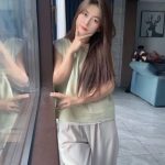 Yiyi,
independent image 557043