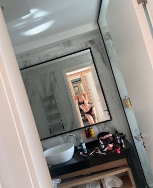 Natali,
                independent image 557066