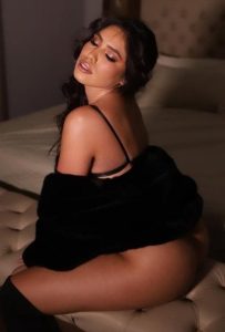 Ariana,

                independent image 557199