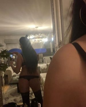 Justina,

                independent image 557452