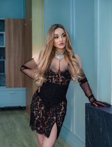 Manon,

                independent image 557509