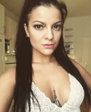 Maya,
                independent image 557831