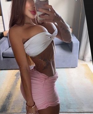 Eva,

                independent image 559021