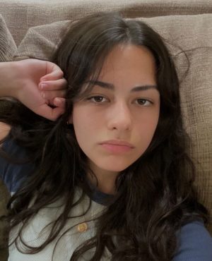 Leila in Paris, photo 3