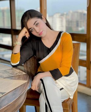 AIZA KHAN ESCORTS IN KARACHI in Karachi, photo 3