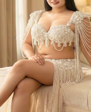 Jasmine Parmar Sumptuous Housewife Hold Me Close in You image 574929