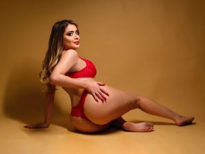 Julie, independent image 575876