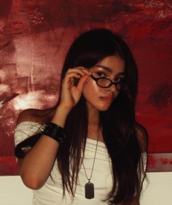 Suzanna, agency Brilliant image 576040