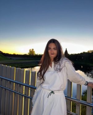 Angela, independent image 576714