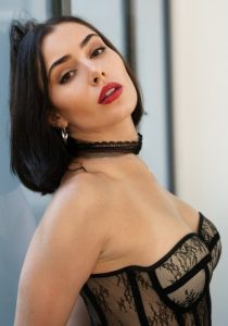 Zoe, independent image 579170