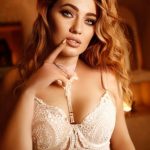 Nela, independent image 579441