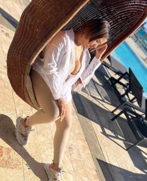 Esther Perez, independent image 580086