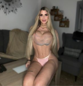 Lia, independent image 580588