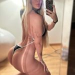 Lia, independent image 580590