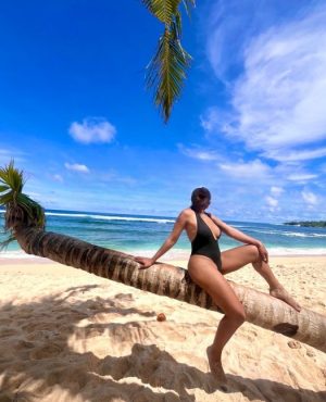 Farrahcee, independent image 580927