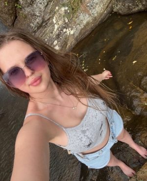 Milana, independent image 580952