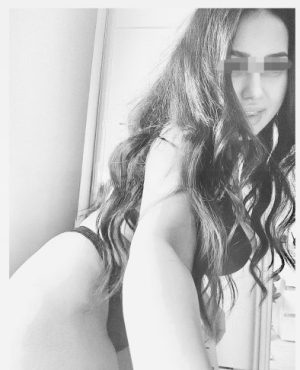 Briana, independent image 581440