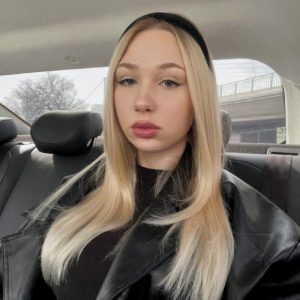 Carly, agency The All Star image 581653