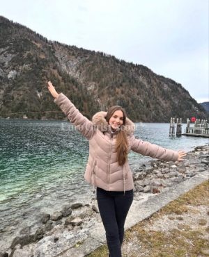 Kurba, independent image 582735