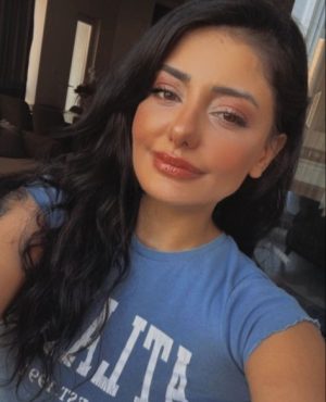 Cigdem, independent image 582778