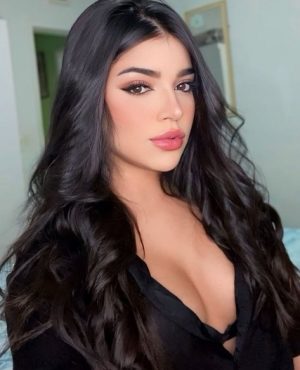 Jullye Castro, independent in London, photo 2