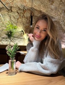 Suzanna, independent image 583248