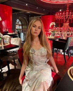 Nikol, agency Paris Glam image 583626