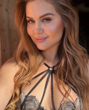 Mistress Sofia, independent image 583835