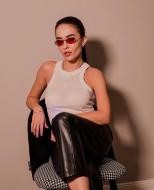 Violetta, independent image 584013