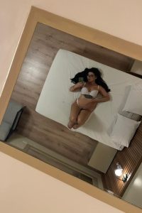 Karine, independent image 584227