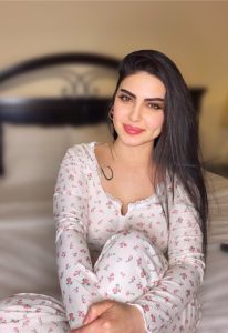 Isha, independent image 584807