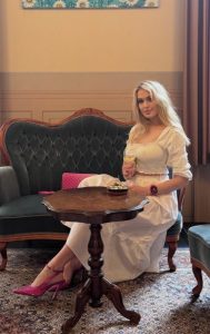 Mira Bernard, independent image 584923