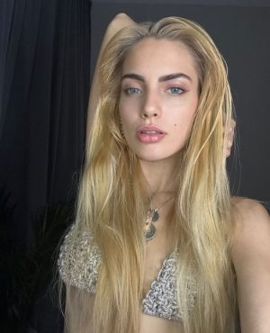 Michele, agency Vault Models image 585223