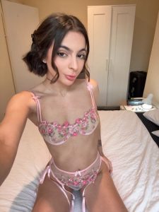 Sofi, independent image 585239