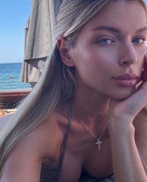 Alina, independent image 585275